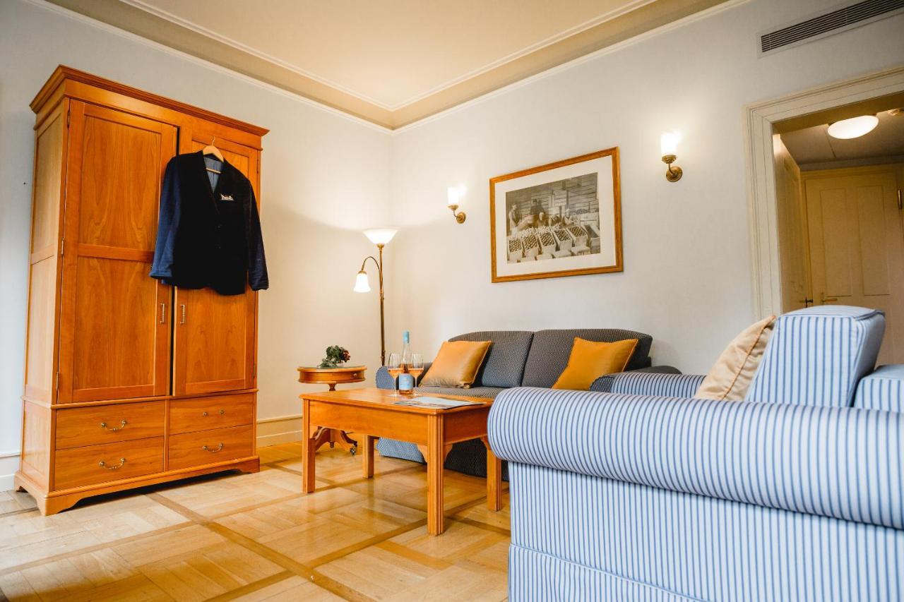Residenz Weingut Schloss Reinhartshausen Bed & Breakfast Eltville am Rhein Eksteriør bilde